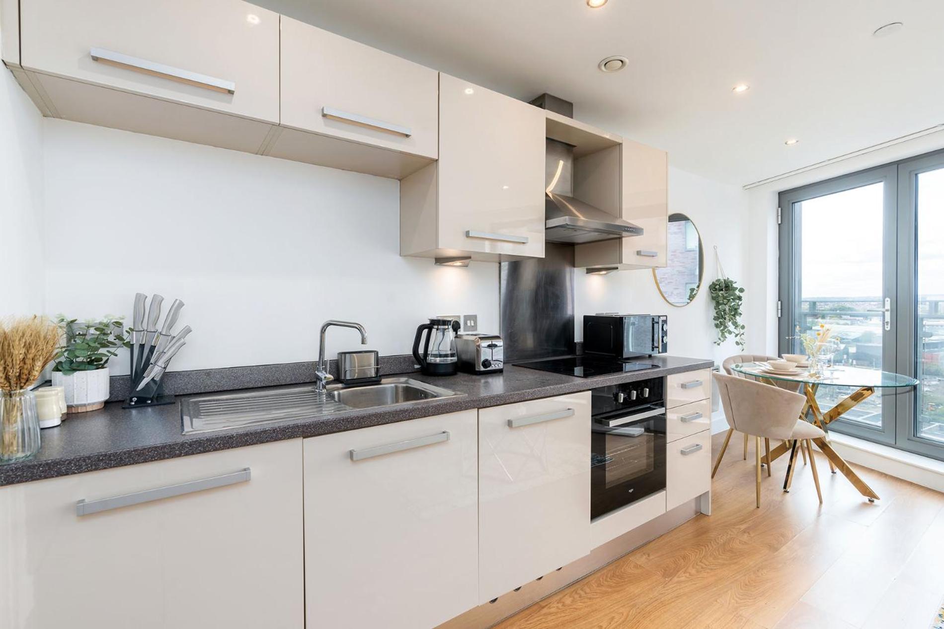 Exclusive Apartment - City Centre - Free Parking -Wifi Netflix- Juliet Balcony Лидс Экстерьер фото